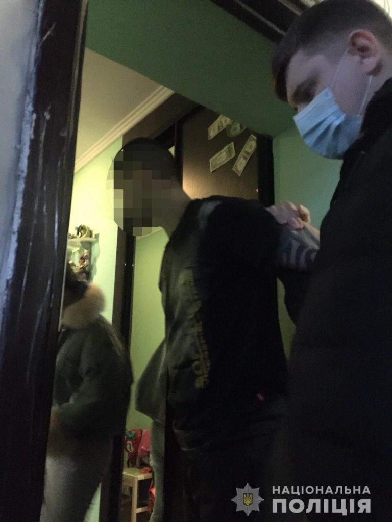 На Харьковщине правоохранители задержали наркодилера (фото)