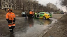 В Харькове столкнулись два автомобиля такси: есть пострадавшие (фоторепортаж)
