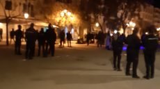 На Ибице полицейских забросали яйцами на пикете (фото, видео)