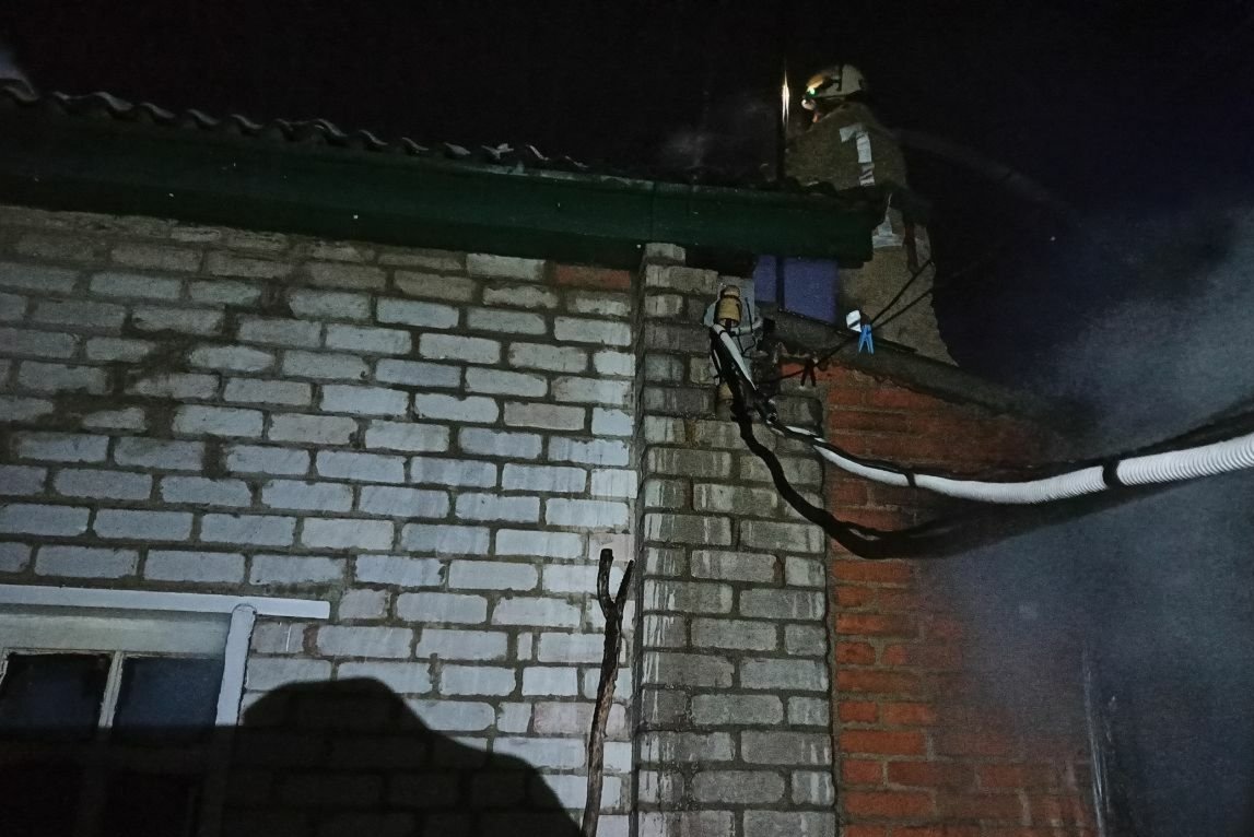 Под Харьковом частный дом остался без крыши (фото)