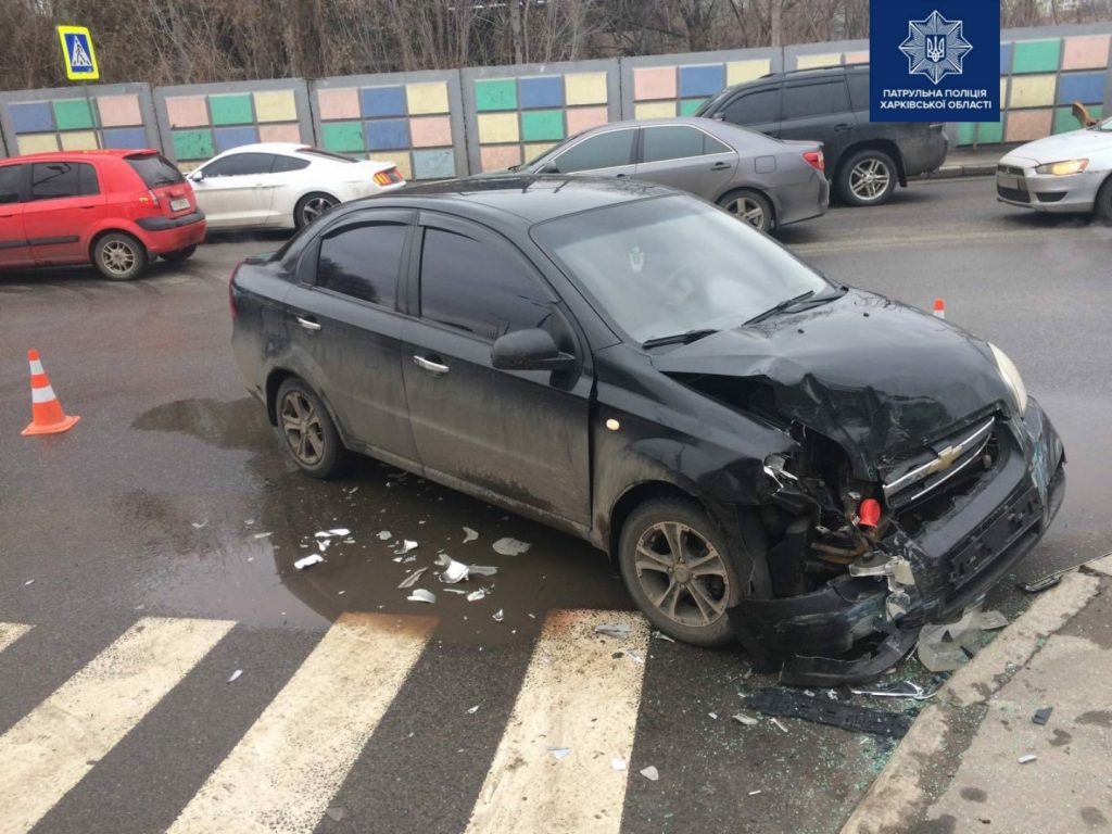 В ДТП на Клочковской пострадал пассажир авто (фото)