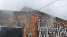 В Харьковской области мужчина отравился угарным газом во время пожара в своем доме (фото)