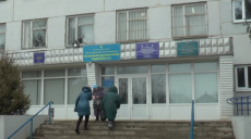 COVID-пацієнтів із Харкова везуть до Чугуєва: як це пояснюють чиновники ОДА (відео)