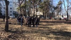 В парке Харькова недалеко от городской больницы нашли мертвого младенца (фото)