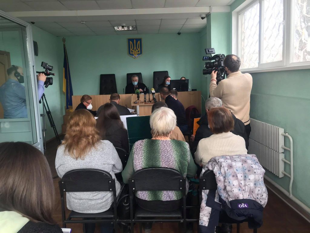В Московском райсуде продолжают судить экс-прокурора из-за ДТП, в котором погибли двое братьев