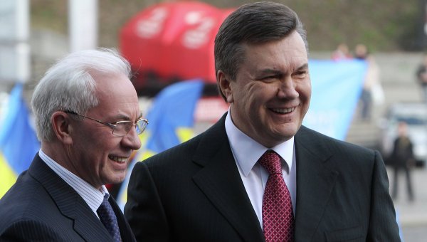 Совет нацбезопасности ввел санкции против Януковича, Азарова и Курченко