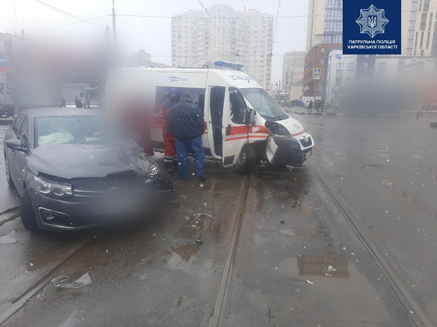 Полиция устанавливает виновника ДТП с участием «скорой» (фото)