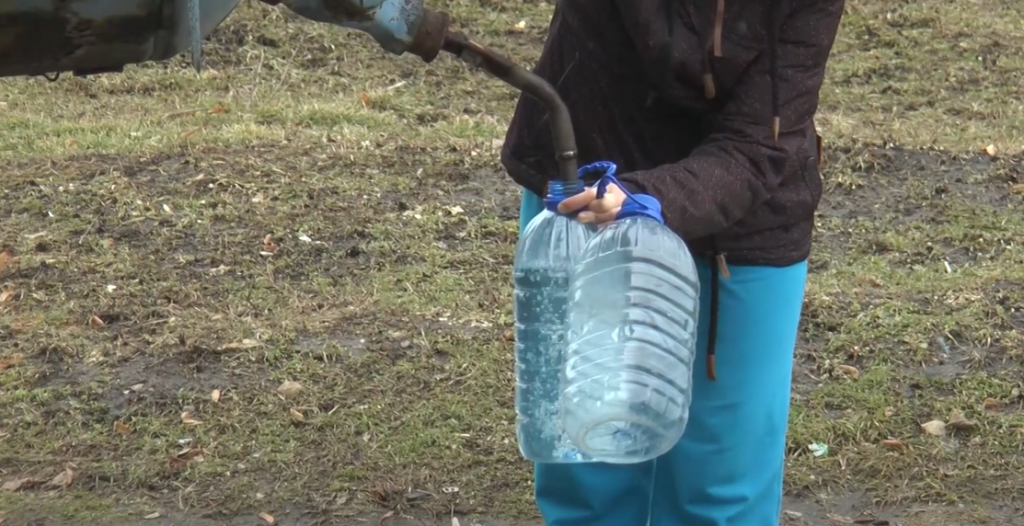 Шостий день без води: у Лозовій можуть ввести надзвичайну ситуацію через аварію на трубопроводі (відео)