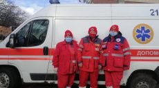На Харьковщине одна и та же бригада «скорой» дважды за ночь приняла роды в автомобиле (фото)