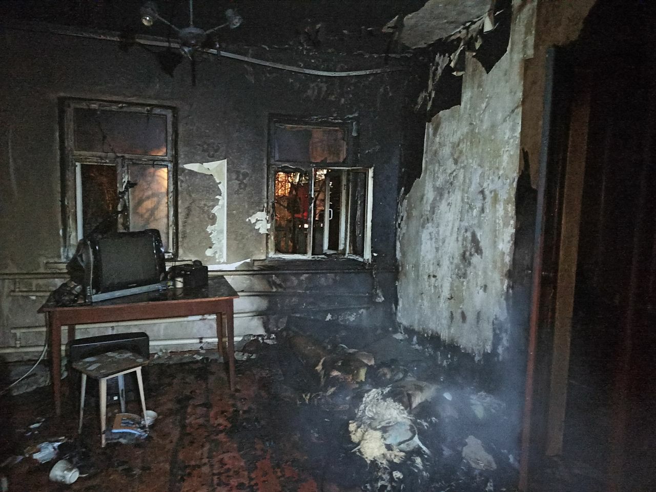 На Харьковщине на пожаре погибла женщина (фото)