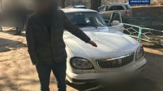 Патрульные задержали в Харькове водителя «под кайфом», который не захотел рассчитаться с АЗС (фото)
