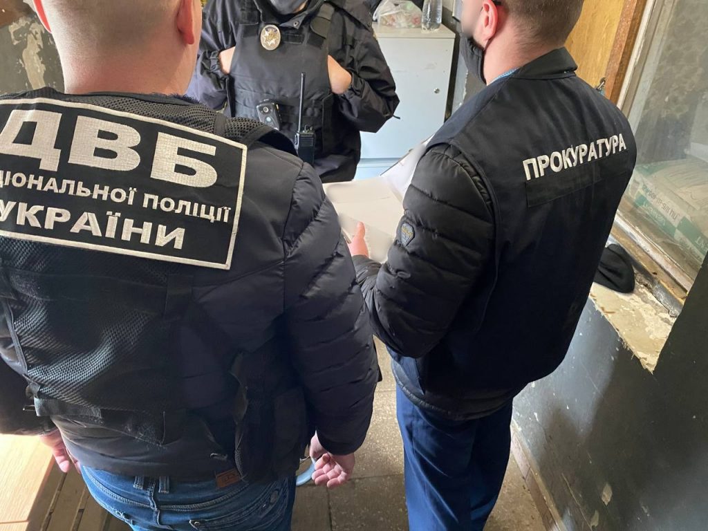 В Харькове патрульные пять часов незаконно удерживали водителя автомобиля