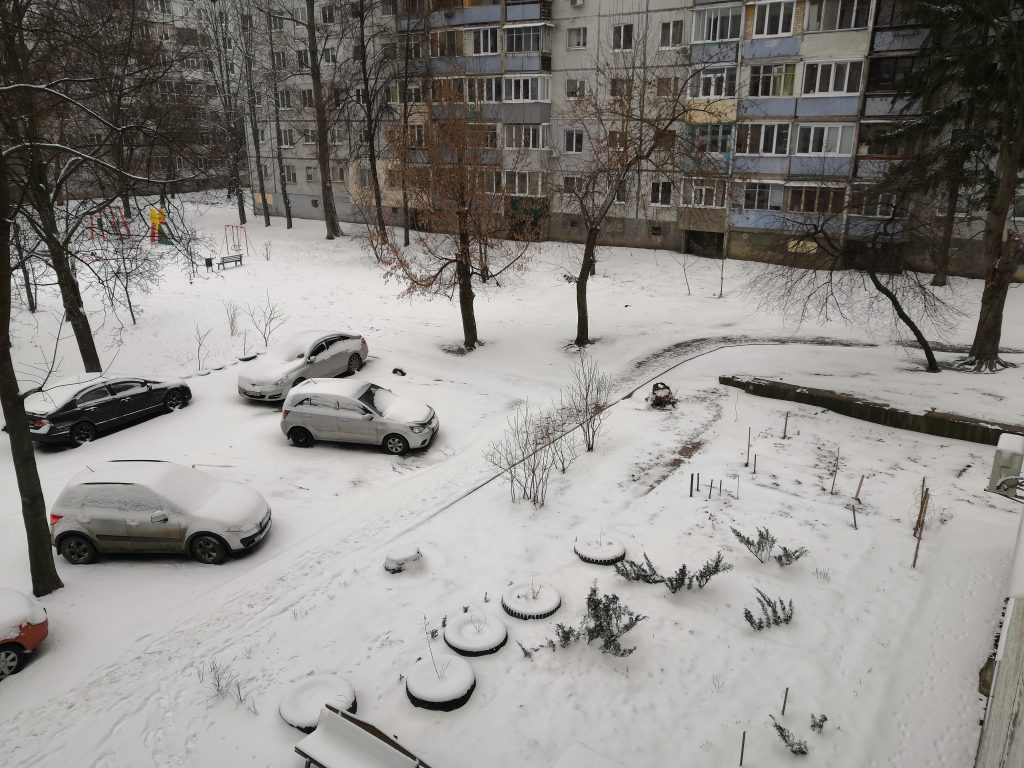 За ночь Харьков замело снегом: осадки ожидаются всю неделю (фото)