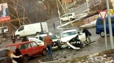 На Харьковщине произошло тройное ДТП (видео)