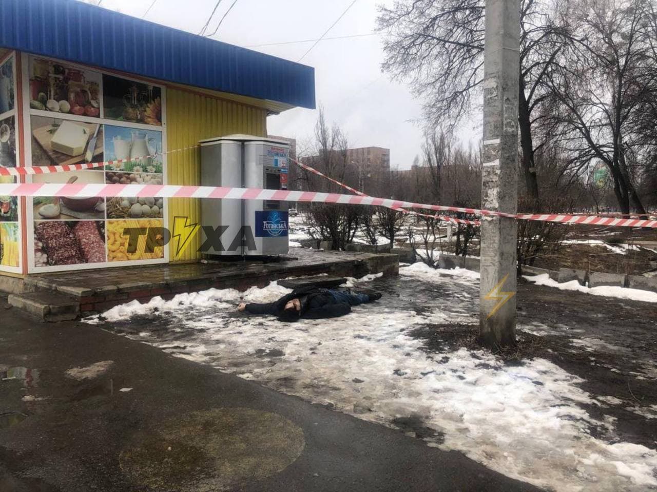На Салтовке посреди улицы умер молодой парень (видео)
