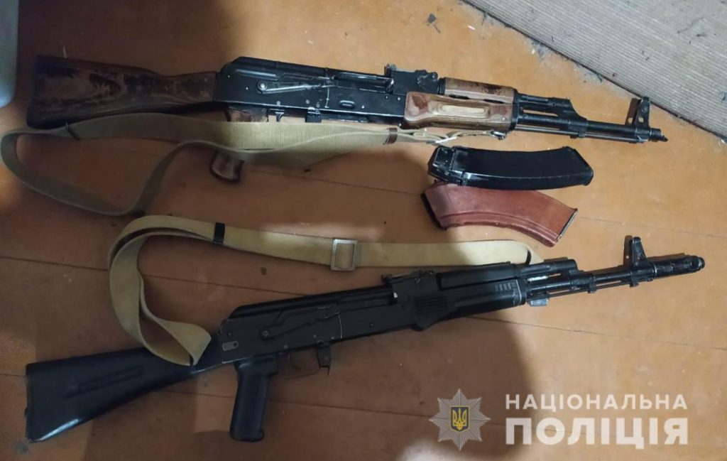 Житель Харьковской области хранил дома огнестрельное оружие (фото)