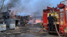 В «скорой» рассказали о состоянии пострадавшего при пожаре на Новой Баварии