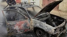 В Харькове в гаражном кооперативе сгорел Opel Kadett (фото)