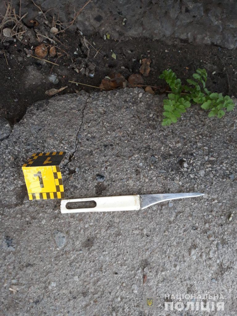 Житель Харьковщины вступился за женщину и получил ножом в живот (фото)