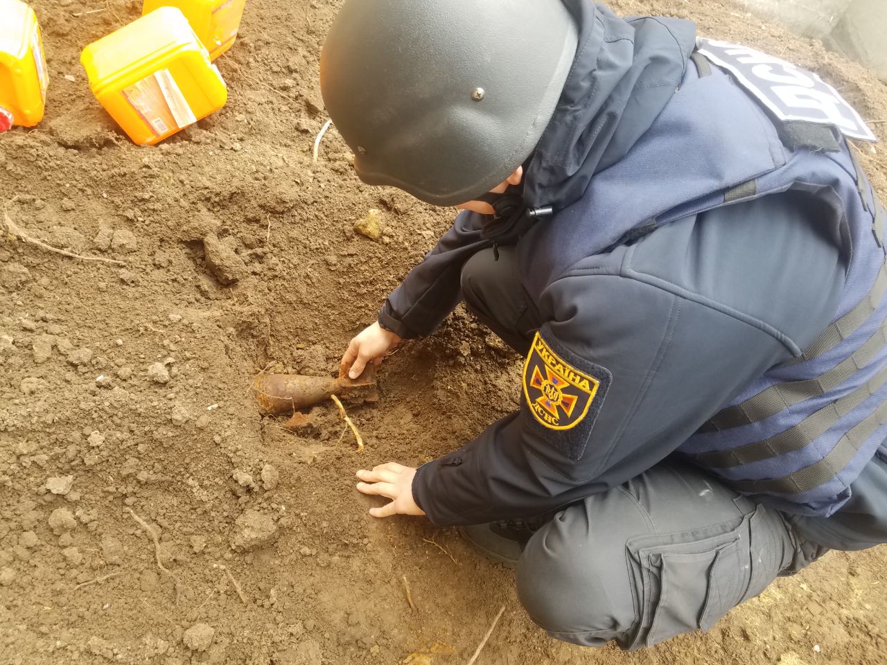 В садовом товариществе на Харьковщине нашли мину времен Второй мировой войны (фото)