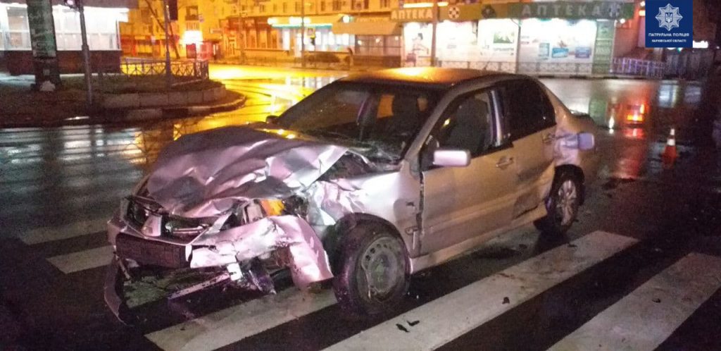 На Павловом Поле в ДТП пострадали водители иномарок (фото)