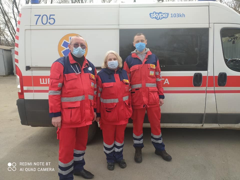 Медики «скорой» спасли молодого мужчину