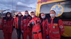 Харьковские медики «скорой» везли пациента с инсультом от украинско-польской границы (фото)