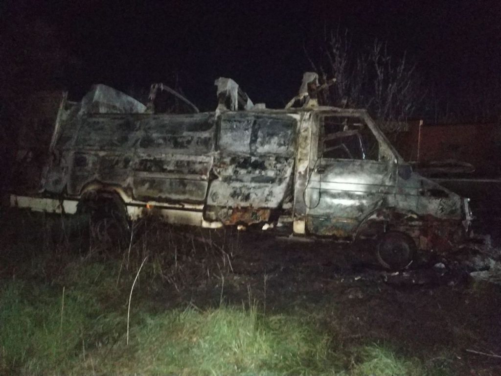 Ночью на Харьковщине сгорел грузовик (фото)