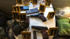 Стрельба в поезде. Кроме стрелявших офицеров спецсвязи, в вагоне находились 11 пассажиров