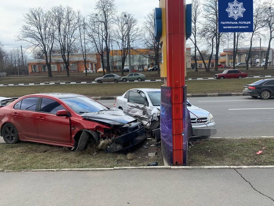 На пр. Гагарина в ДТП попали водители Opel и Mitsubishi (фото)