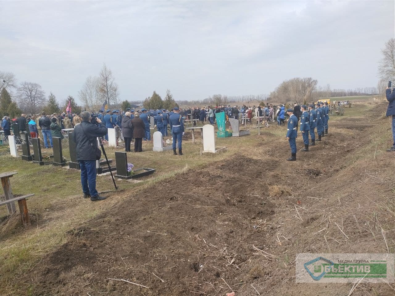 Под Харьковом похоронили бойца 92-й ОМБр, погибшего на Донбассе (фото, видео)