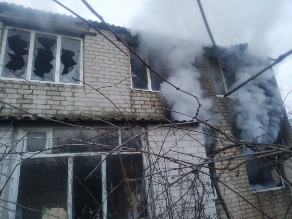 На Харьковщине произошел пожар в двухэтажном жилом доме (фото)
