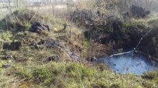 В Харьковской области пенсионер упал в смоляную яму (фото)