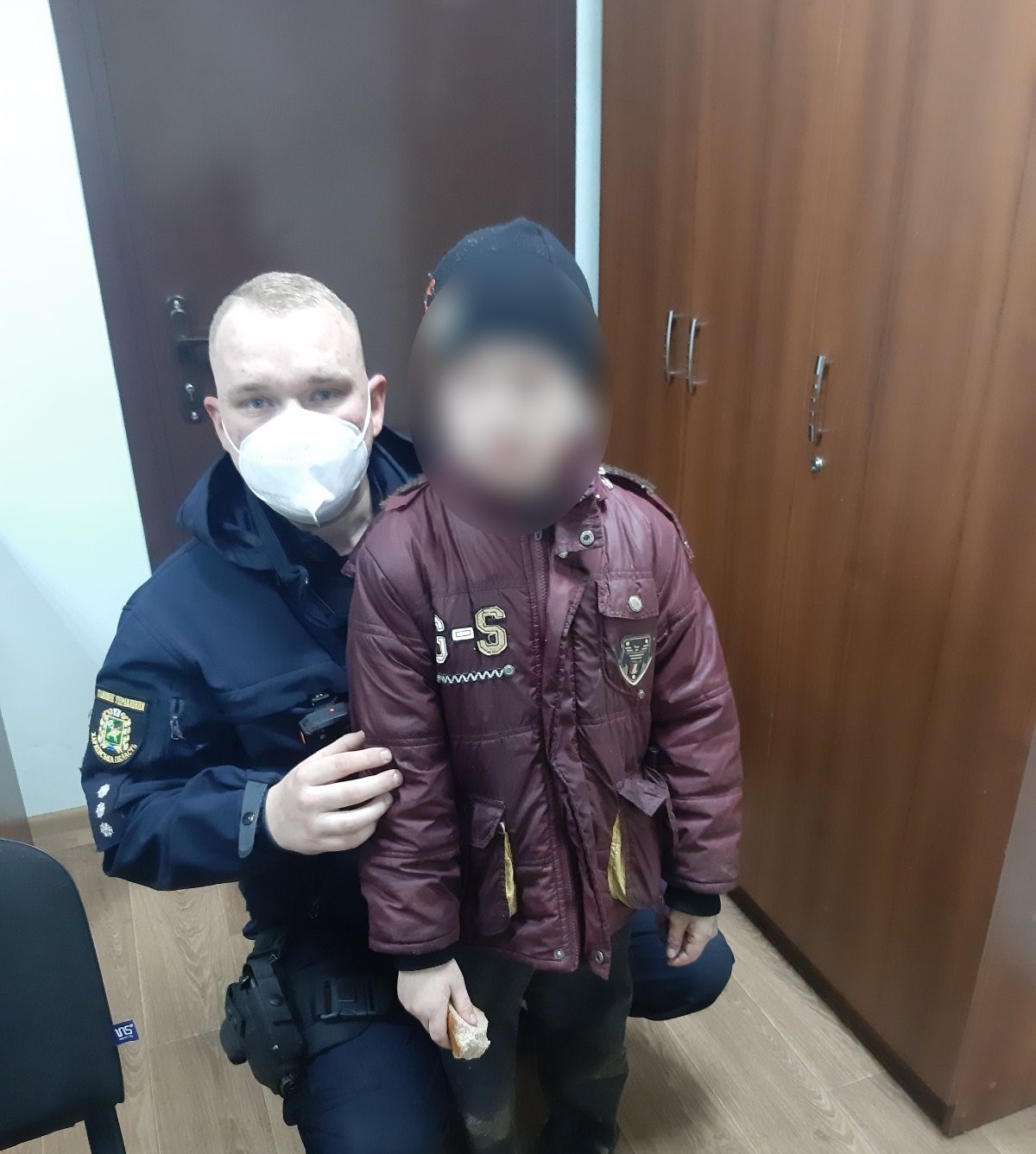 На Харьковщине 6-летний ребенок в мокрой одежде не мог вспомнить дорогу домой (фото)