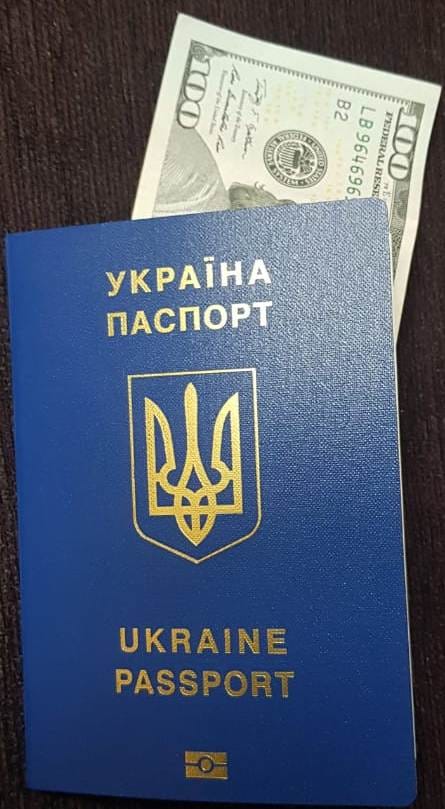Украинец предложил пограничникам взятку за пропуск его дочери, гражданки России