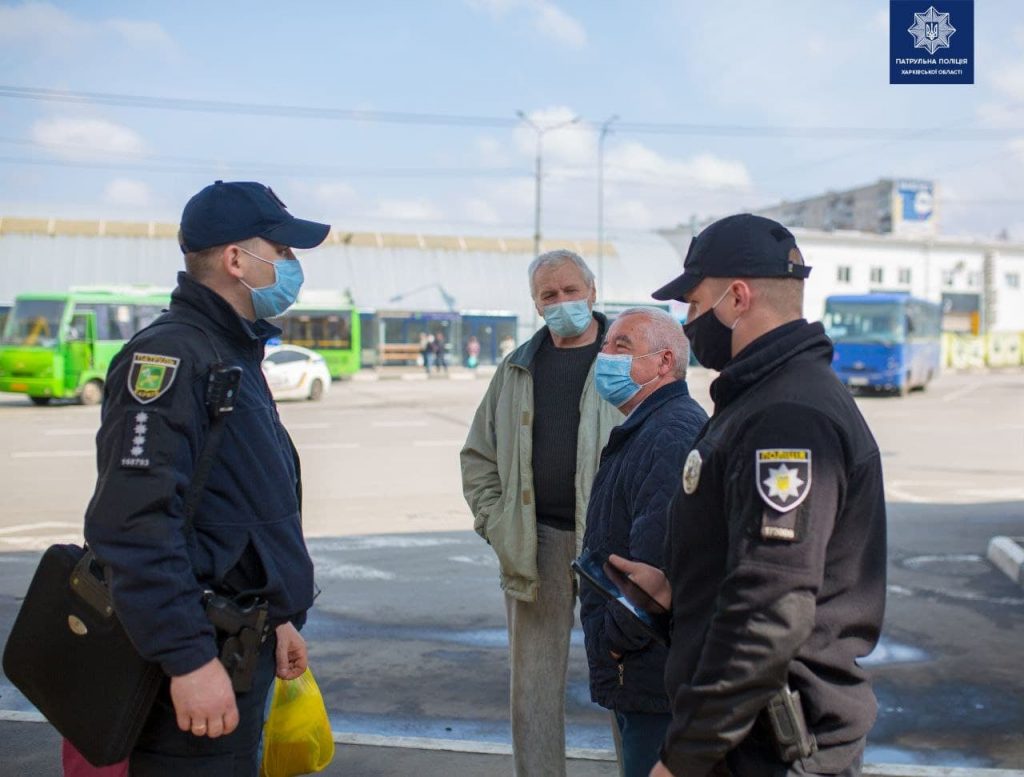 В Харькове полиция проверяет автоперевозчиков (фото)