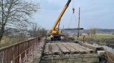 На Харьковщине капитально ремонтируют мост через реку Лопань (схема объезда)