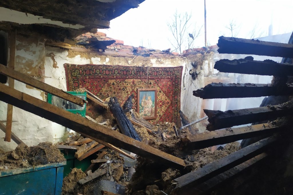 На Харьковщине ликвидировали пожар в частном домовладении (фото)