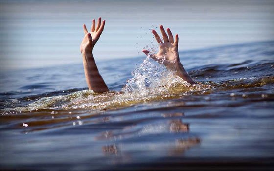 Харьковчанка едва не утонула в ледяной воде (фото)