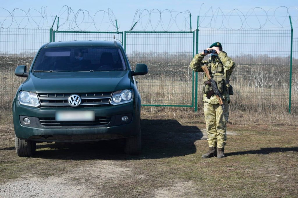 Харьковские пограничники задержали иностранца, который пытался нелегально уйти в Россию