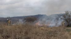 На Харьковщине продолжаются пожары в экосистемах (фото)