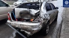 В Харькове водитель фуры не выдержал дистанцию и повредил два авто (фото)
