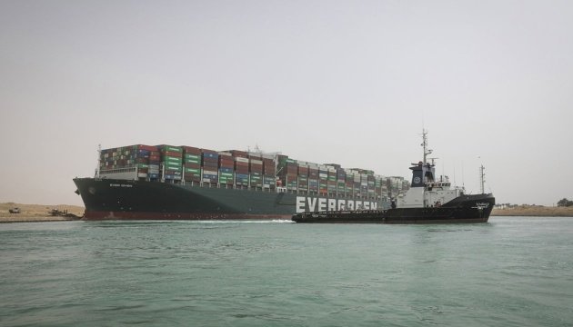 Владельца контейнеровоза могут попросить возместить миллиардные убытки от блокировки Суэцкого канала