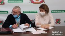 «Коммуналка». На Харьковщине жильцы многоэтажки заблокировали машину газовой службы