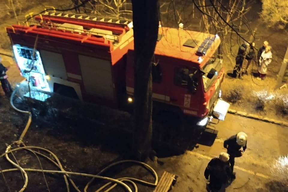 Спасатели сообщили подробности ночного пожара в Харькове (фото)
