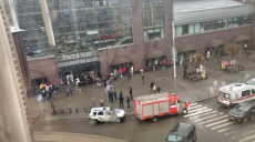 Поліція та рятувальники годину шукали вибухівку на Сумському ринку (відео)