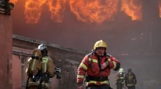 Загорелось здание «Невской мануфактуры»: пострадали двое пожарных, еще один погиб (фото, видео)