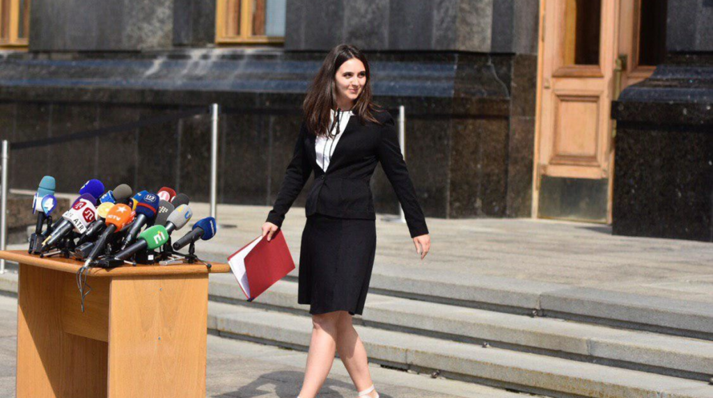 Юлия Мендель, экс-пресс-секретарь президента, сменила Зеленского на Ермака (скриншот)