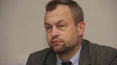 Он как подросток требует к себе всеобщего внимания, — Михаил Самусь