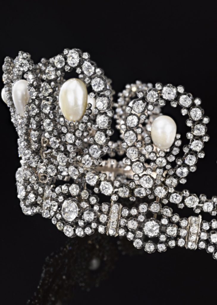 На аукционе Sotheby’s продадут королевскую тиару с бриллиантами (фото)
